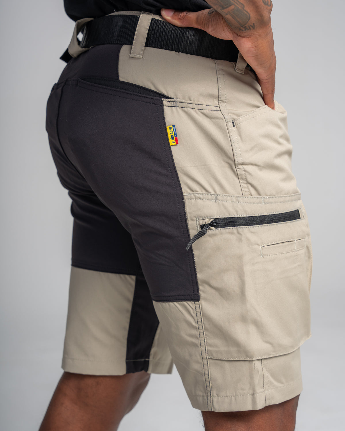 Service Shorts With Stretch - Stone/Black