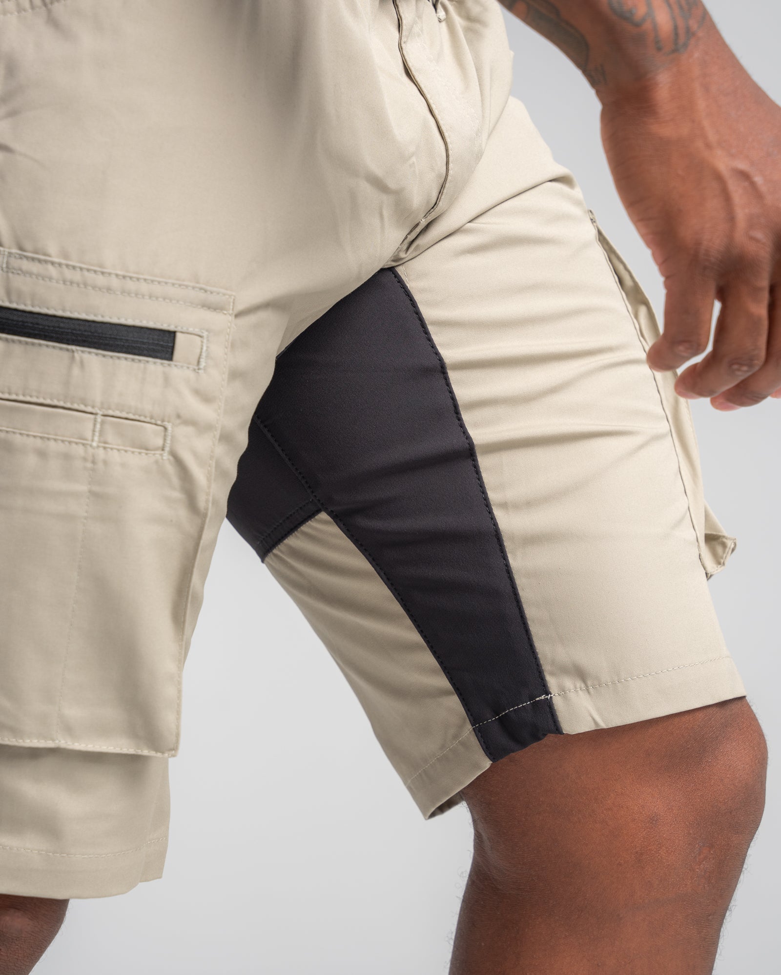 Service Shorts With Stretch - Stone/Black